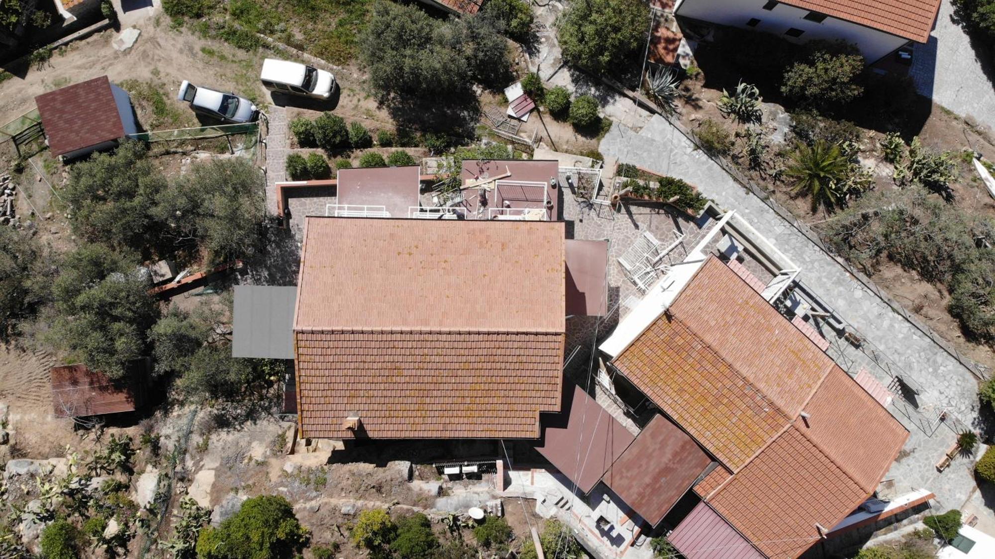 Appartamenti Cavoli - Vista Mare Con Terrazze, Clima E Posti Auto Spiaggia di Cavoli Bagian luar foto